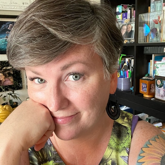 Meet your Posher, Kitty - Picture 6 of 8